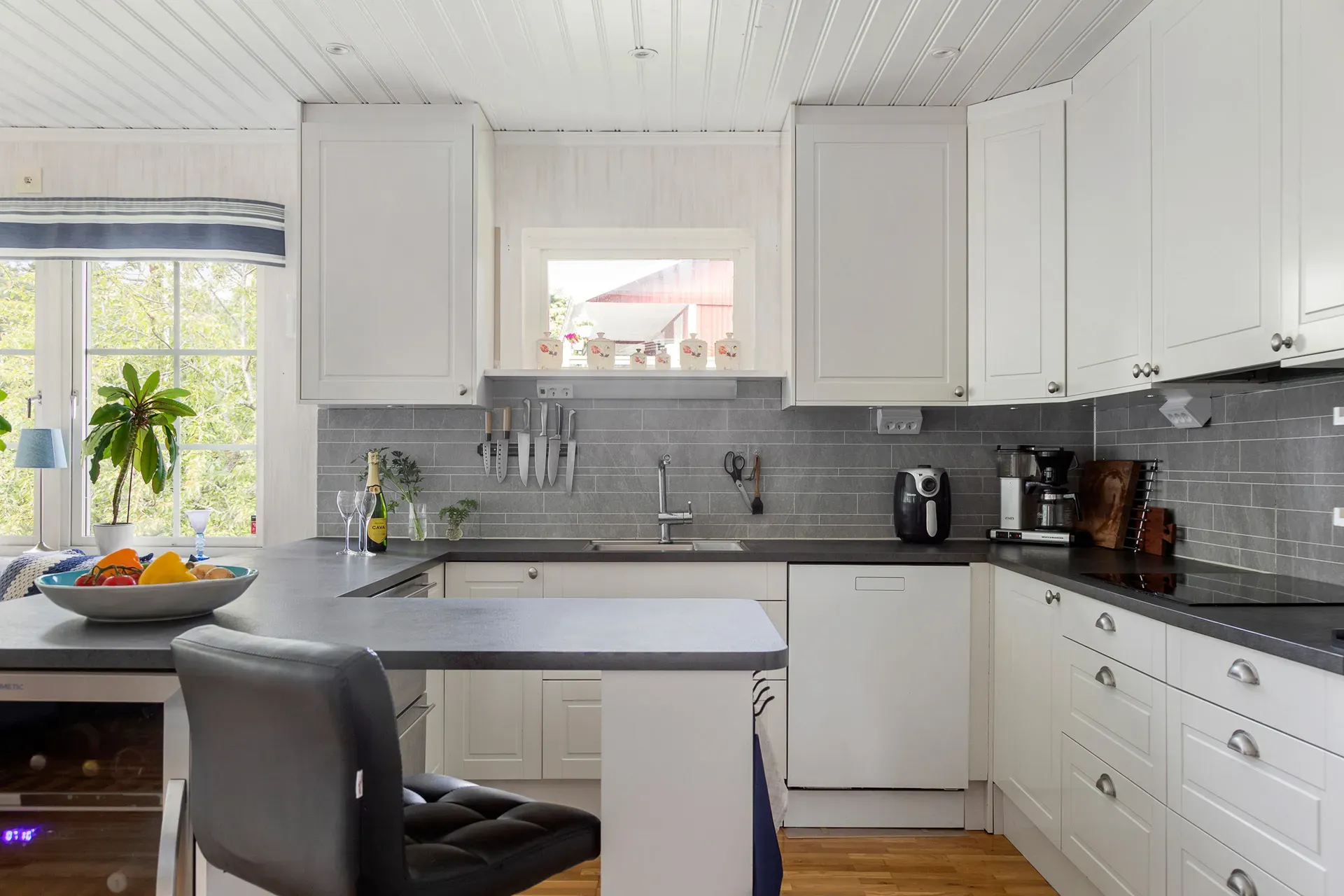 13398032_12-328-16_photo_web