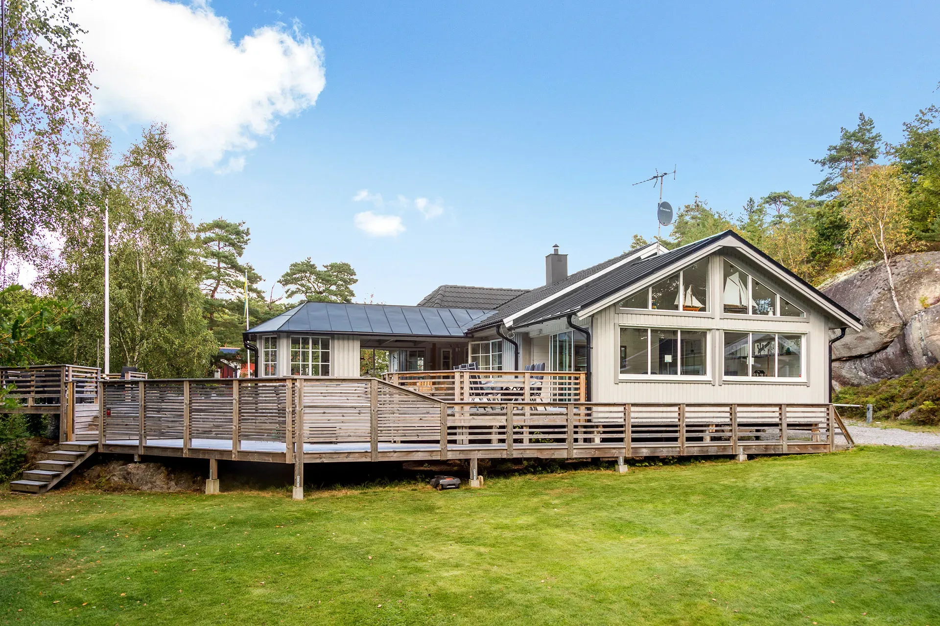 13398032_24-328-16_photo_web